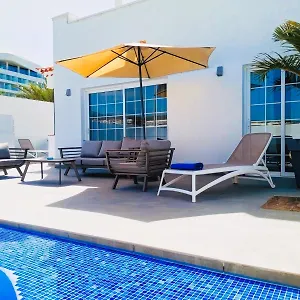 https://casa-aries.in-canary-islands.com